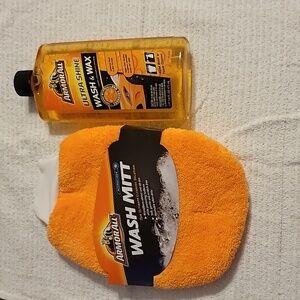Wash mit and car wash and wax